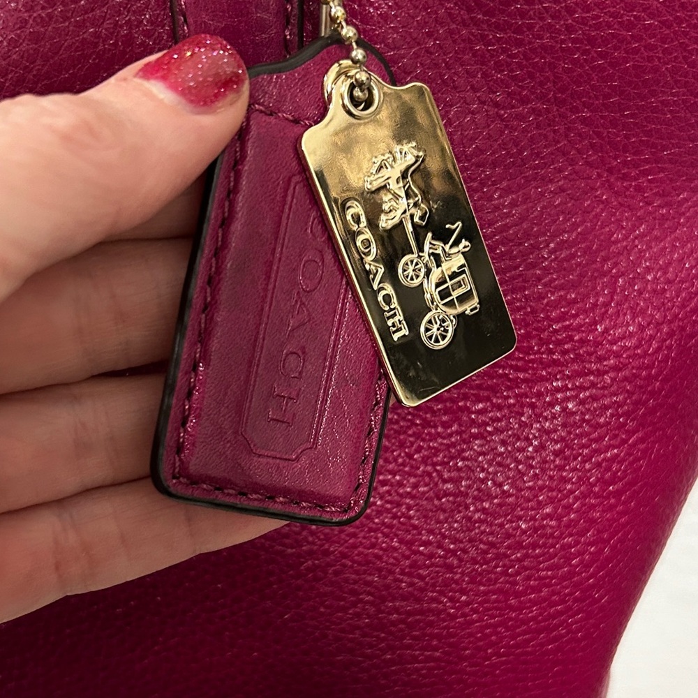 Coach 2013 Raspberry Gold Lg Leather Zip Tote Bag both original keychain tags - Picture 10 of 10